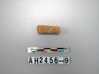 藏品(紅色夾砂陶把殘件)的圖片